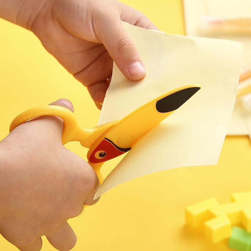 Art Craft Preschool - 3 個子供用プラスチックはさみかわいい漫画のオウムイルカの形 DIY クラフトはさみアートクラフトはさみ就学前トレーニングはさみ